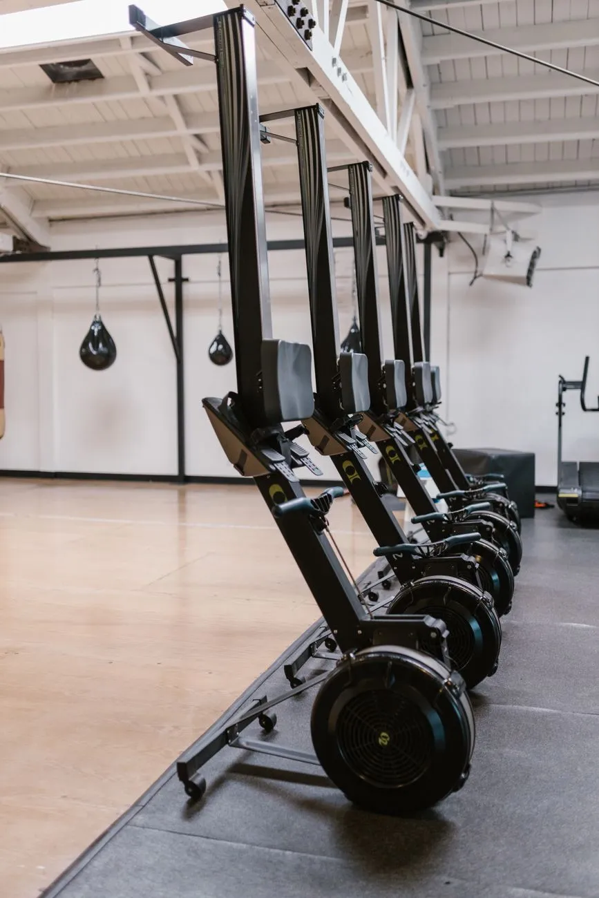 Indoor rowing equipment in a gym